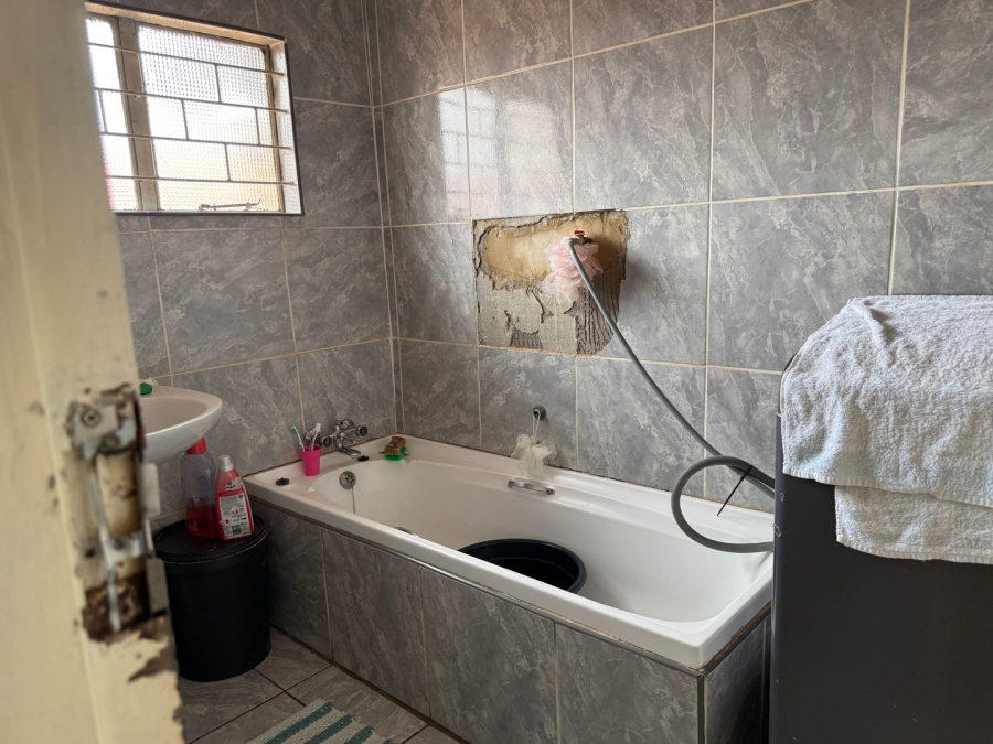 2 Bedroom Property for Sale in Mohadin North West